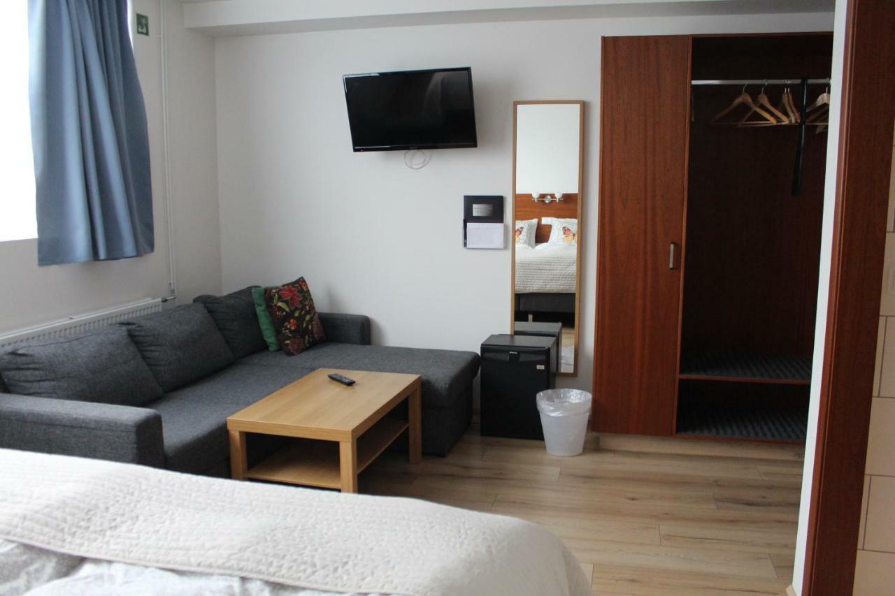 Hotel Grásteinn - Airport Hotel Keflavík Esterno foto