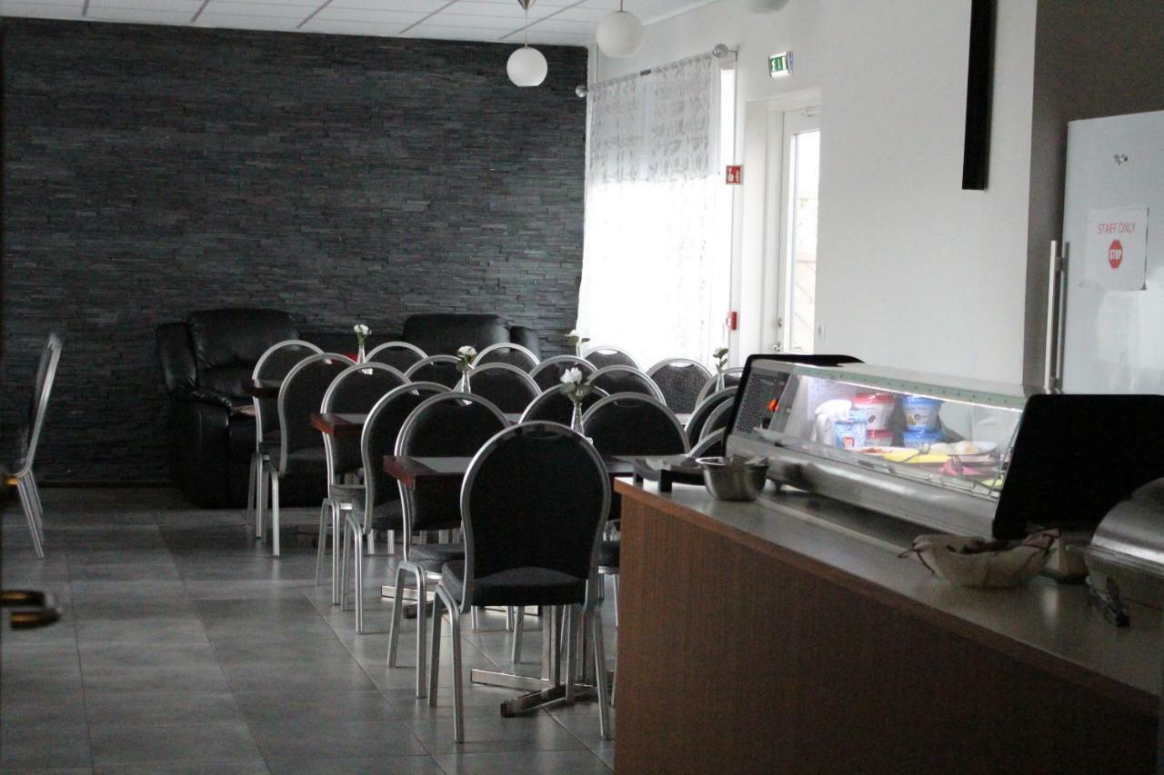 Hotel Grásteinn - Airport Hotel Keflavík Esterno foto